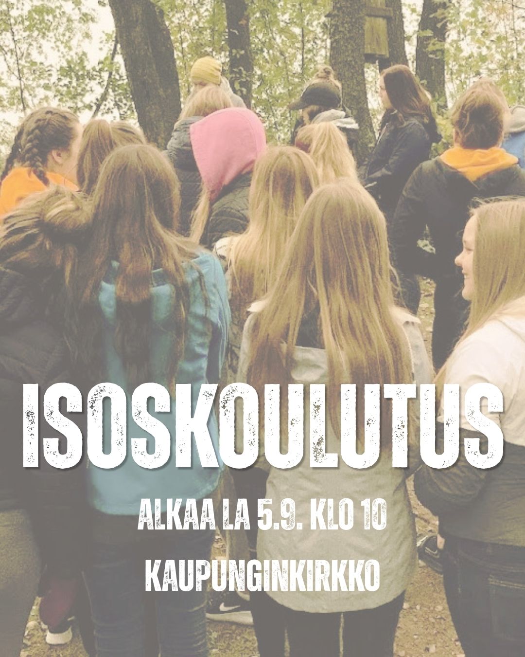 ryhmä nuoria