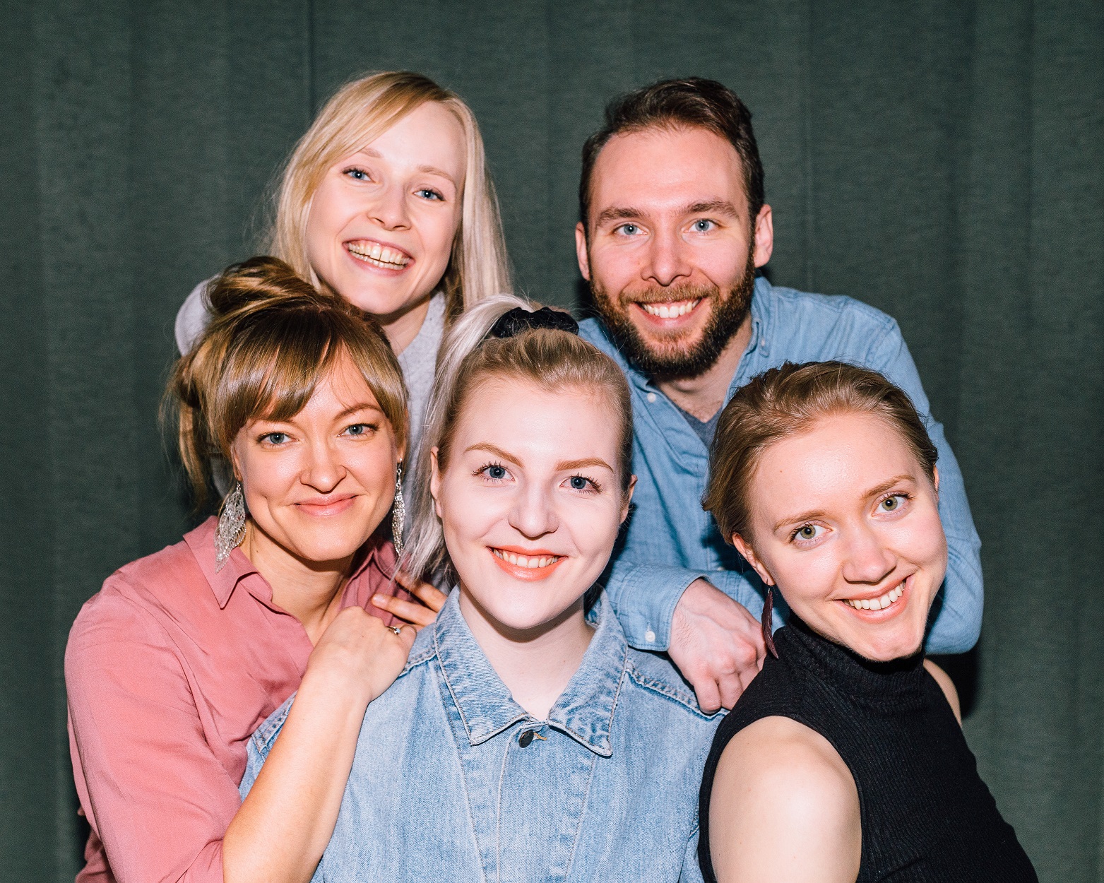 Maksetut viulut -yhtyeen konsertti Maksetut viulut -yhtyeen promokuva